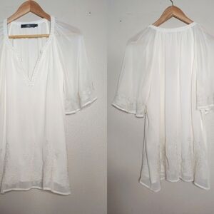 Bke Boutique Chiffon Beaded VNeck Blouse Ivory White Flutter Sleeve Flowy Medium